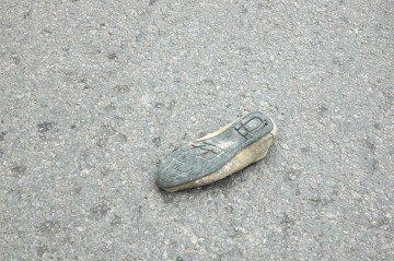 Vârstnic, accidentat de o maşină, în piaţa Tomis III